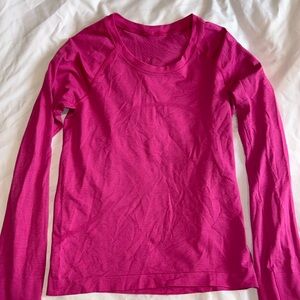 Lululemon sonic pink long sleeve swiftly tech!! Size 4 🩷ONLY WORN ONCE!!